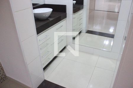 Banheiro 1 de casa para alugar com 2 quartos, 115m² em Jardim Cumbica, Guarulhos