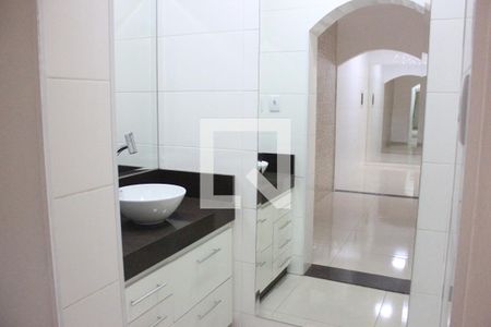 Banheiro 1 de casa para alugar com 2 quartos, 115m² em Jardim Cumbica, Guarulhos