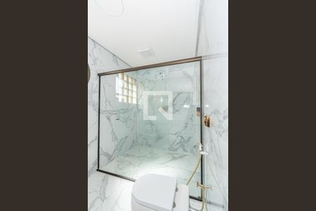 Apartamento à venda com 365m², 5 quartos e 3 vagasDetalhe Banheiro da Suíte 4