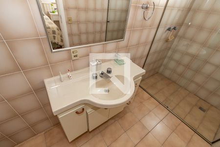 Apartamento à venda com 365m², 5 quartos e 3 vagasDetalhe Banheiro da Suíte 1