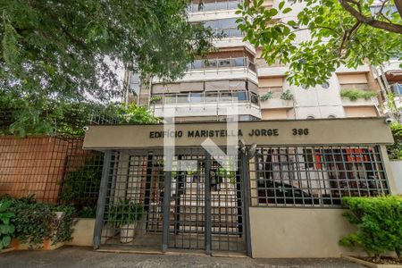 Apartamento à venda com 365m², 5 quartos e 3 vagasFachada e Portaria 