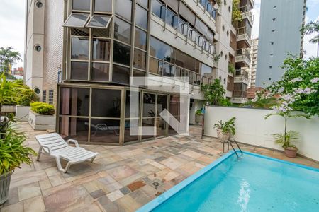 Apartamento à venda com 365m², 5 quartos e 3 vagasÁrea comum - Piscina