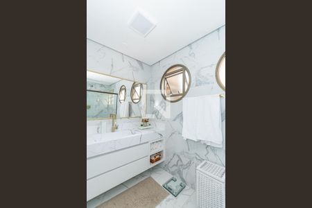 Apartamento à venda com 365m², 5 quartos e 3 vagasBanheiro da Suíte 4