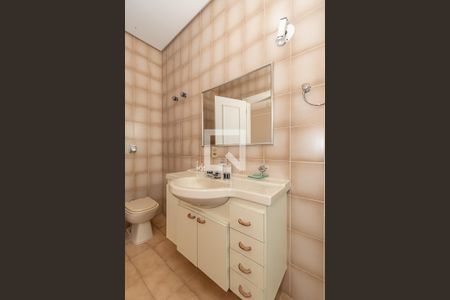 Apartamento à venda com 365m², 5 quartos e 3 vagasBanheiro da Suíte 1