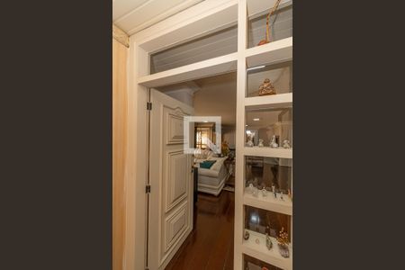 Apartamento à venda com 365m², 5 quartos e 3 vagasHall de Entrada - Elevador Privativo 