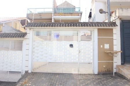 Fachada esterna com placa QuintoAndar de casa à venda com 3 quartos, 132m² em Parque Renato Maia, Guarulhos