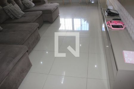 Sala de casa para alugar com 3 quartos, 132m² em Parque Renato Maia, Guarulhos