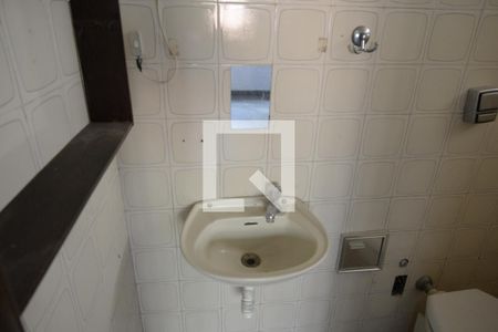 Casa à venda com 276m², 3 quartos e 2 vagasBanheiro