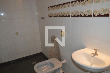 Apartamento para alugar com 62m², 2 quartos e sem vagaBanheiro