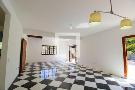 Casa de condomínio para alugar com 700m², 3 quartos e 4 vagasSala 1