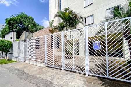 Apartamento para alugar com 52m², 2 quartos e sem vagaFachada