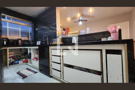 Apartamento para alugar com 85m², 2 quartos e 1 vaga Apartamento para alugar com 85m², 2 quartos e 1 vagaCozinha - Armários