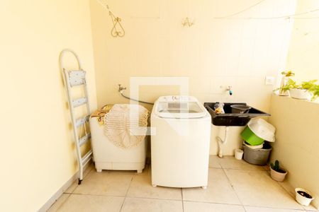 Casa à venda com 88m², 2 quartos e 2 vagas Casa à venda com 88m², 2 quartos e 2 vagasÁrea de Serviço