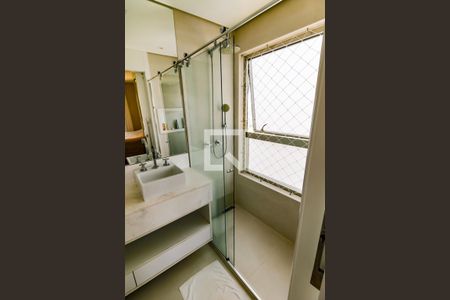 Apartamento à venda com 210m², 3 quartos e 5 vagasBanheiro da Suíte 2