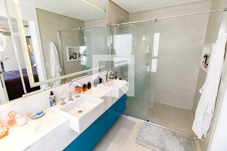 Apartamento à venda com 210m², 3 quartos e 5 vagasBanheiro da Suíte 1