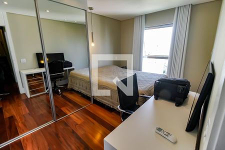 Apartamento à venda com 210m², 3 quartos e 5 vagasSuíte 2