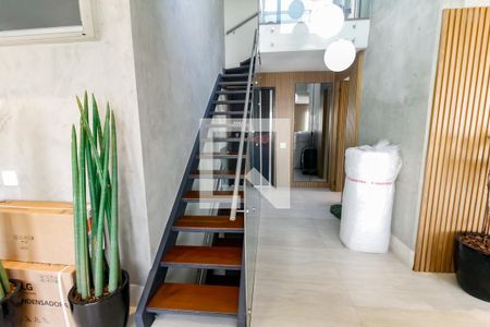 Escada acesso de apartamento à venda com 3 quartos, 210m² em Jardim Fonte do Morumbi, São Paulo