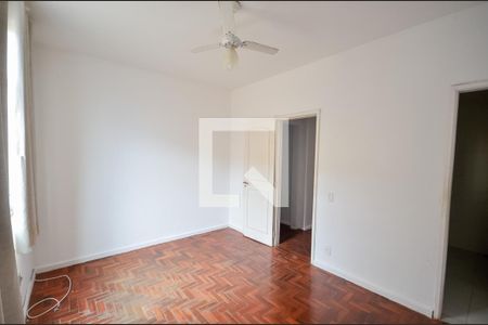 Casa à venda com 300m², 5 quartos e 1 vagaSuíte