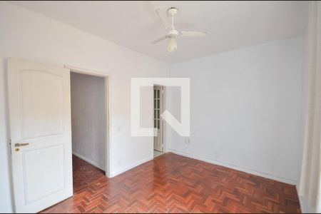 Casa à venda com 300m², 5 quartos e 1 vagaSuíte