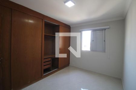 Quarto 2 de apartamento para alugar com 2 quartos, 56m² em Vila Erna, São Paulo