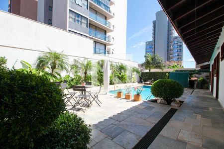 Casa para alugar com 560m², 3 quartos e 10 vagasQuintal