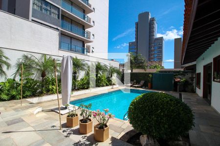 Casa para alugar com 560m², 3 quartos e 10 vagasQuintal