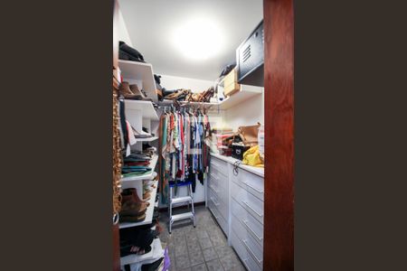Casa para alugar com 560m², 3 quartos e 10 vagasCloset da suíte 3