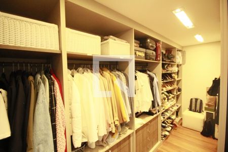 Apartamento à venda com 176m², 3 quartos e 3 vagasCloset do quarto 2