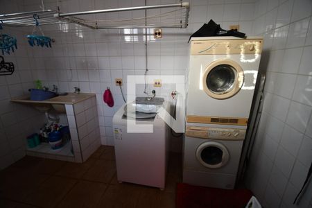Casa à venda com 2520m², 6 quartos e 10 vagasDetalhe da area de serviço