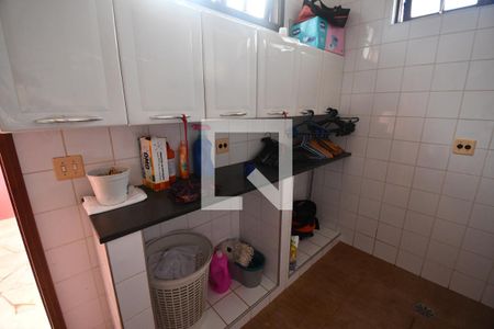 Casa à venda com 2520m², 6 quartos e 10 vagasDetalhe da area de serviço