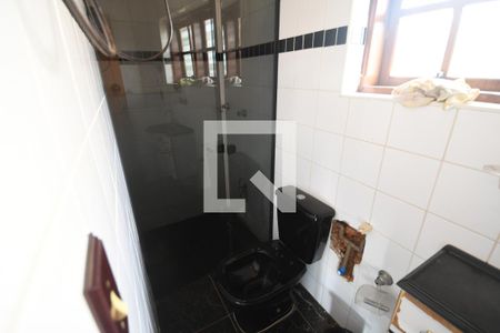 Casa à venda com 2520m², 6 quartos e 10 vagasBanheiro do salão de festa