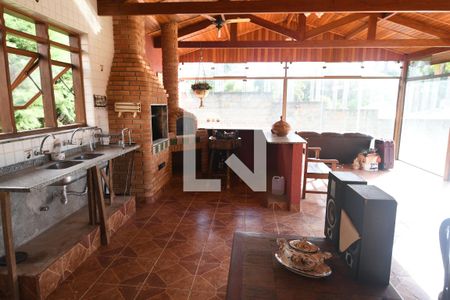 Casa à venda com 2520m², 6 quartos e 10 vagasChurrasqueira