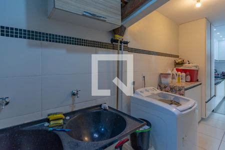 Casa à venda com 158m², 5 quartos e 3 vagas Casa à venda com 158m², 5 quartos e 3 vagasÁrea de Serviço