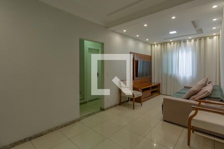Sala de casa à venda com 5 quartos, 158m² em Santa Mônica, Belo Horizonte