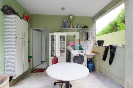 Casa de condomínio para alugar com 133m², 3 quartos e 3 vagas Casa de condomínio para alugar com 133m², 3 quartos e 3 vagasÁrea de serviço