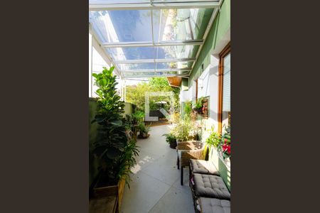 Casa de condomínio à venda com 271m², 4 quartos e 3 vagasEntrada