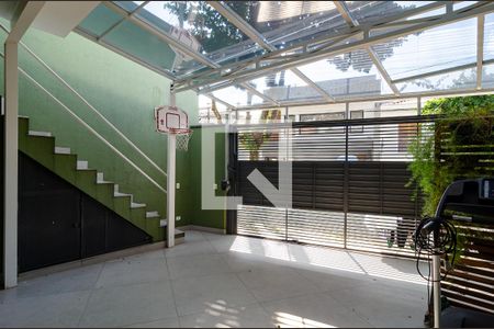 Casa de condomínio à venda com 271m², 4 quartos e 3 vagasGaragem