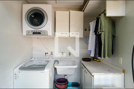 Casa de condomínio à venda com 271m², 4 quartos e 3 vagasLavanderia