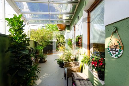 Casa de condomínio à venda com 271m², 4 quartos e 3 vagasEntrada