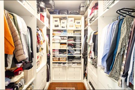 Casa de condomínio à venda com 271m², 4 quartos e 3 vagasSuíte 1