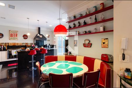 Casa de condomínio à venda com 271m², 4 quartos e 3 vagasCozinha