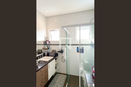 Casa de condomínio à venda com 271m², 4 quartos e 3 vagasBanheiro da Suíte 1