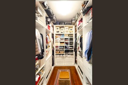 Casa de condomínio à venda com 271m², 4 quartos e 3 vagasSuíte 1