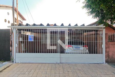 Casa à venda com 120m², 3 quartos e 2 vagasFachada