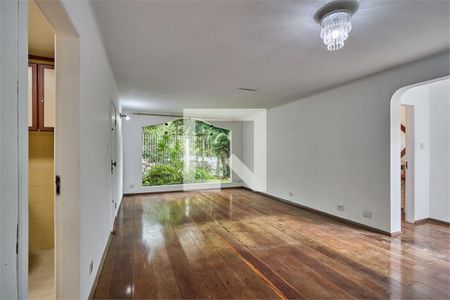 Casa à venda com 3 quartos, 240m² em Jardim Campo Grande, São Paulo
