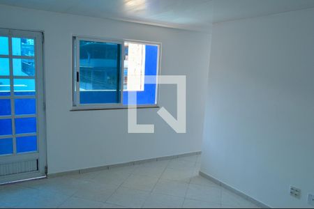 Sala de casa de condomínio à venda com 4 quartos, 120m² em Jacarepaguá, Rio de Janeiro