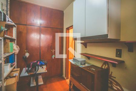 Casa à venda com 180m², 2 quartos e 1 vagaQuarto de Serviço