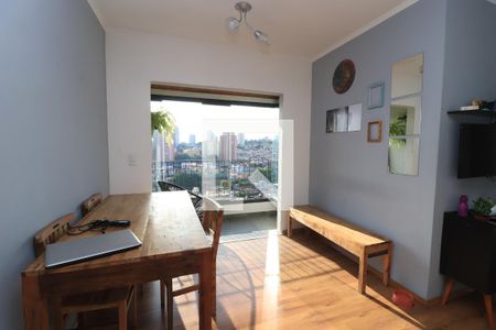 Sala de TV de apartamento à venda com 2 quartos, 63m² em Vila Antonina, São Paulo