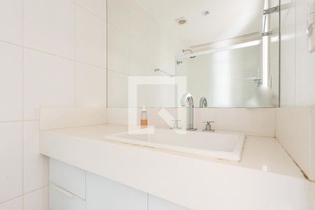 Banheiro de apartamento à venda com 1 quarto, 80m² em São Francisco, Niterói