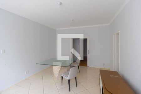 Casa para alugar com 200m², 4 quartos e 4 vagasSala